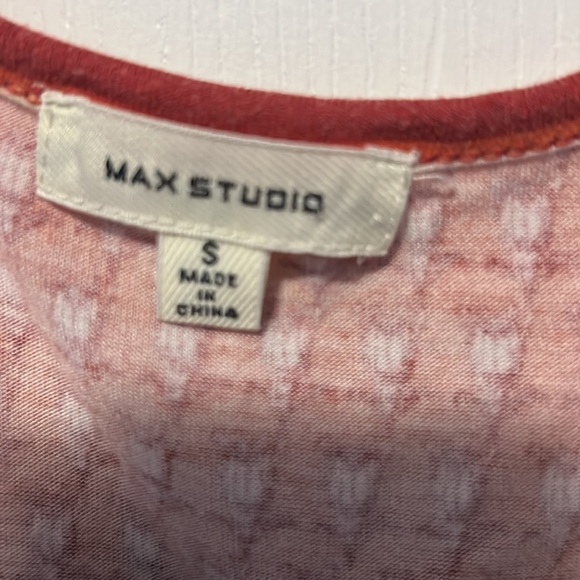 3/$20 max studio  small orange tank - Picture 2 of 3